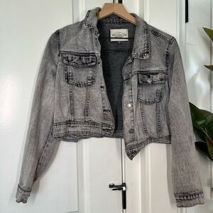 Short vintage charm black jean jacket size large coat grey black N418